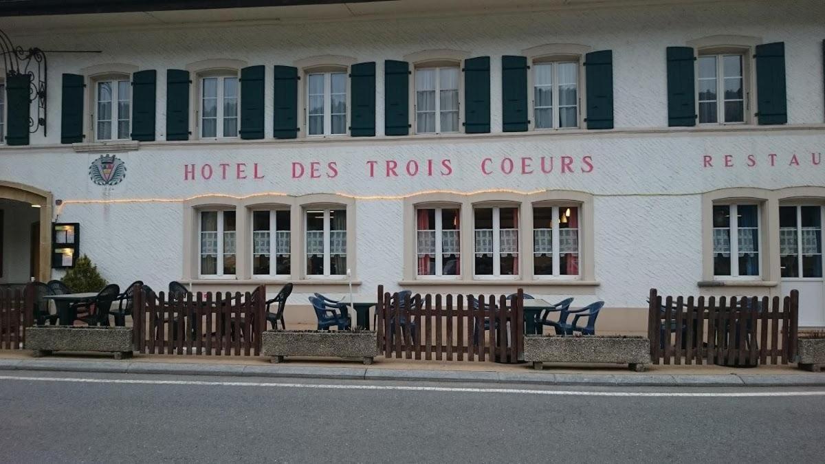 Hotel-Restaurant Des 3 Coeurs Vaulion Exterior foto